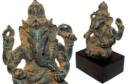 Picture of ganesha on base