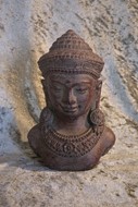 Bild von Buddha Kopf aus Lavasand